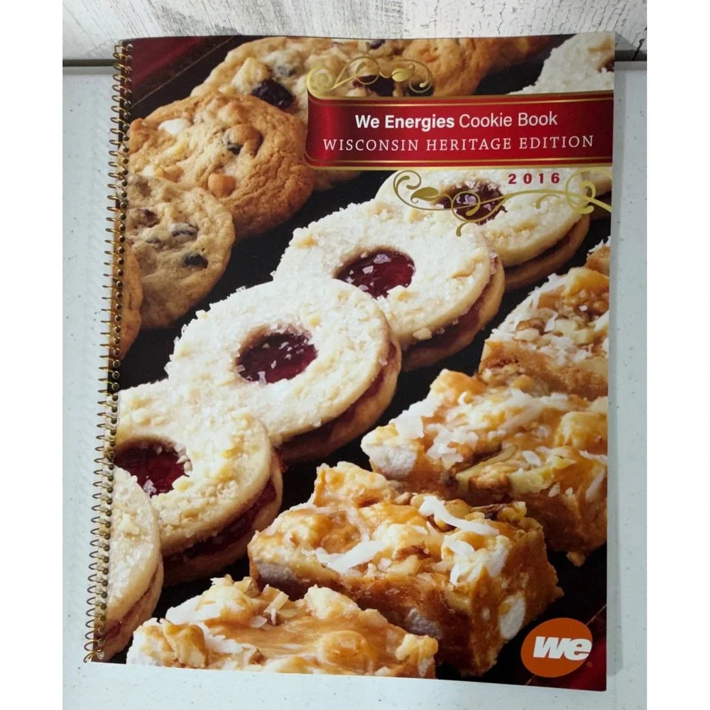 We Energies Cookie Book Lot 6 2016-2019 2021-2022 Wisconsin Holiday Recipes